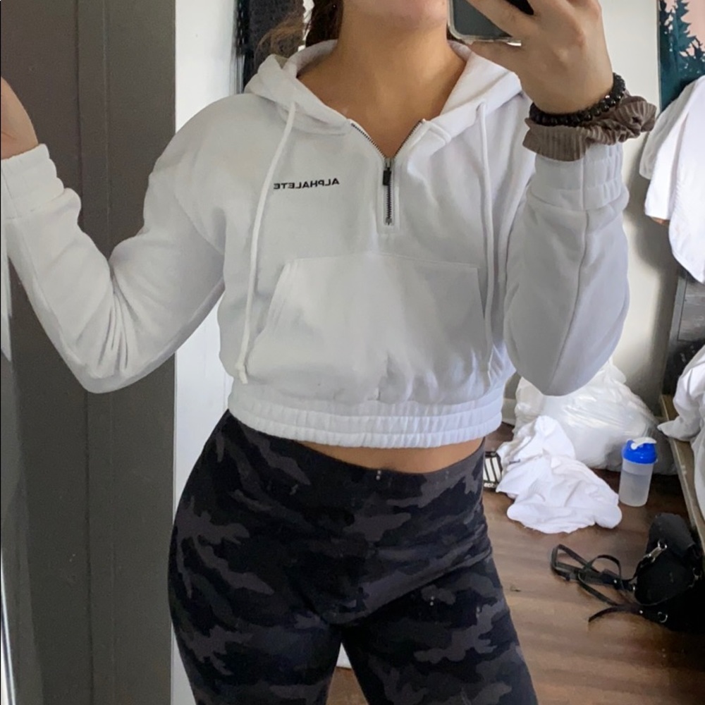 XS Alphalete white cropped hoodie